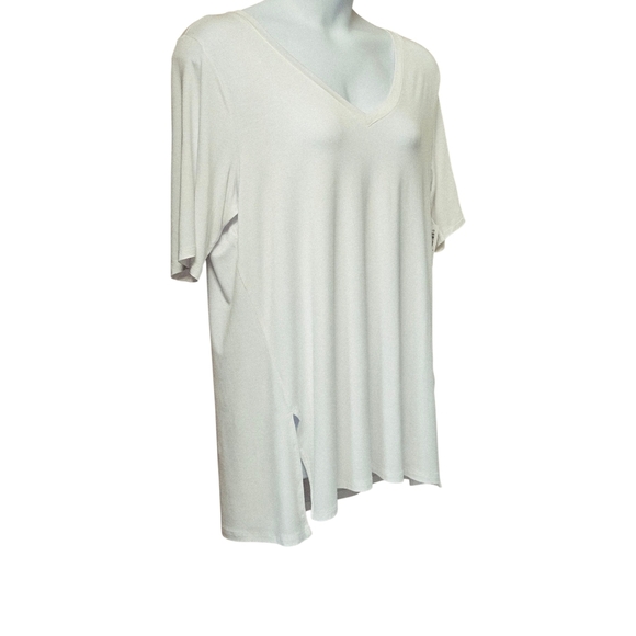Torrid White Asymmetrical Short Sleeve T-Shirt - Picture 8 of 16